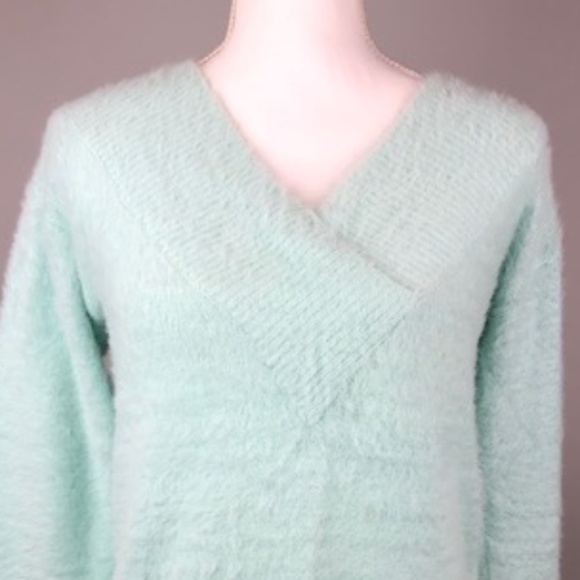 A New Day Fuzzy  V-neck Sweater In Mint Sz S - Picture 4 of 8